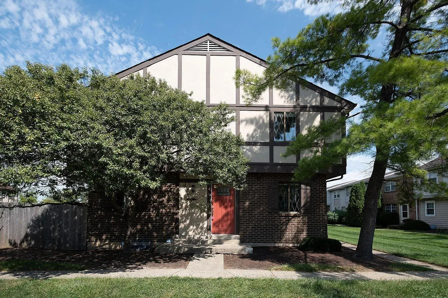 3 bed, 3.5 bath, 1232 sqft, $2,095 — Photo 1