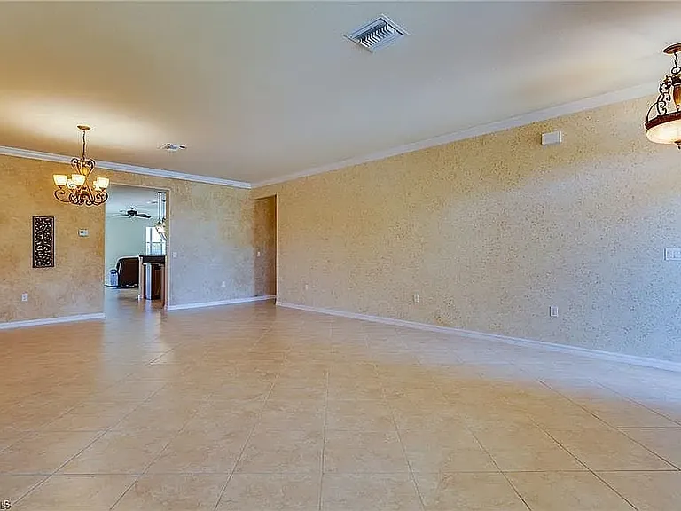 8063 Princeton Dr — Photo 28