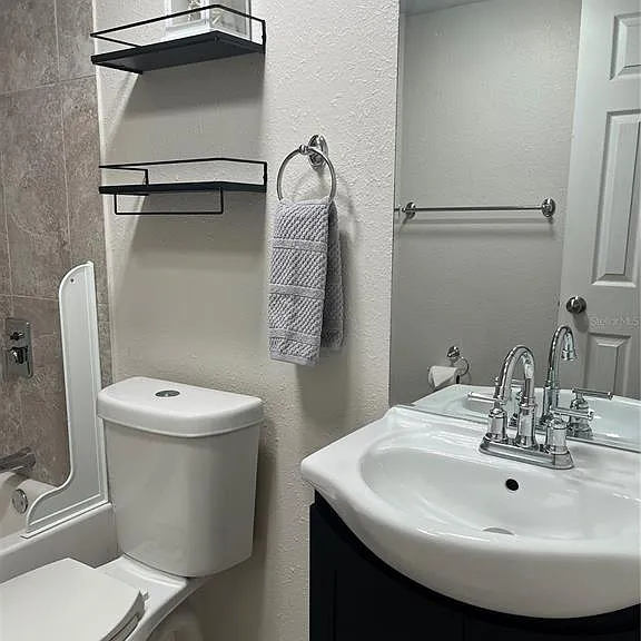 528 Golden Raintree Pl — Photo 20