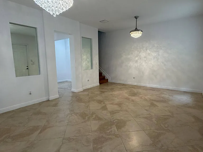 8309 NW 8th Way — Photo 7