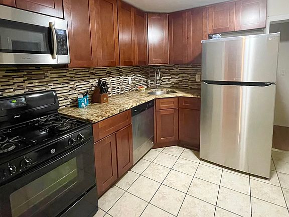 2nd image of 687 Summit Ave