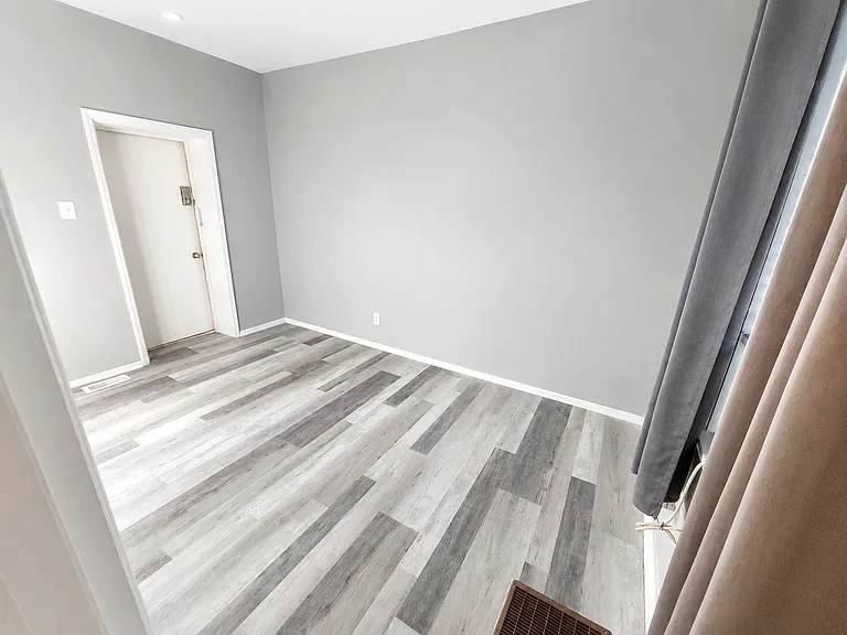 610 Clark St #3 — Photo 6