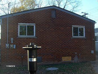 2nd image of 5839 Syracuse St