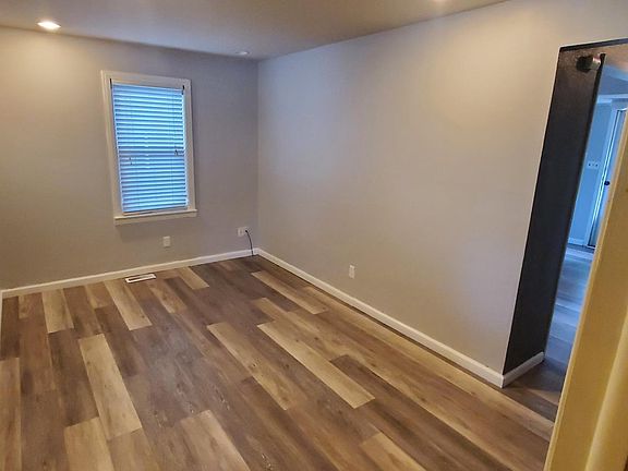 2nd image of 27036 Townley Ave