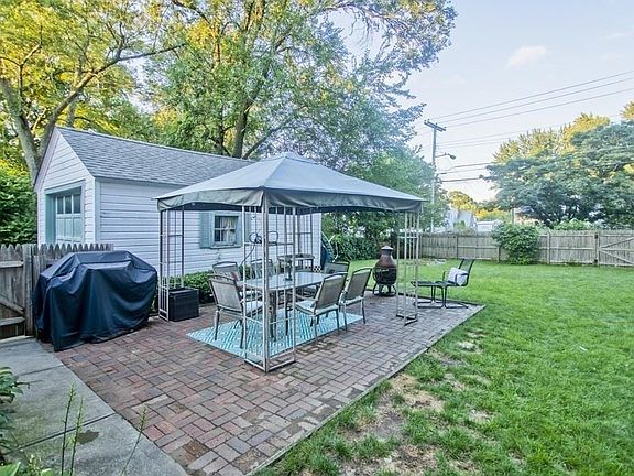 3rd image of 47 Brighton St