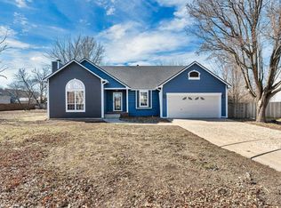 2613 N Beacon Hill Ct, Wichita, KS 67220
