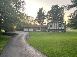 810 County Line Rd, Batesville, IN 47006