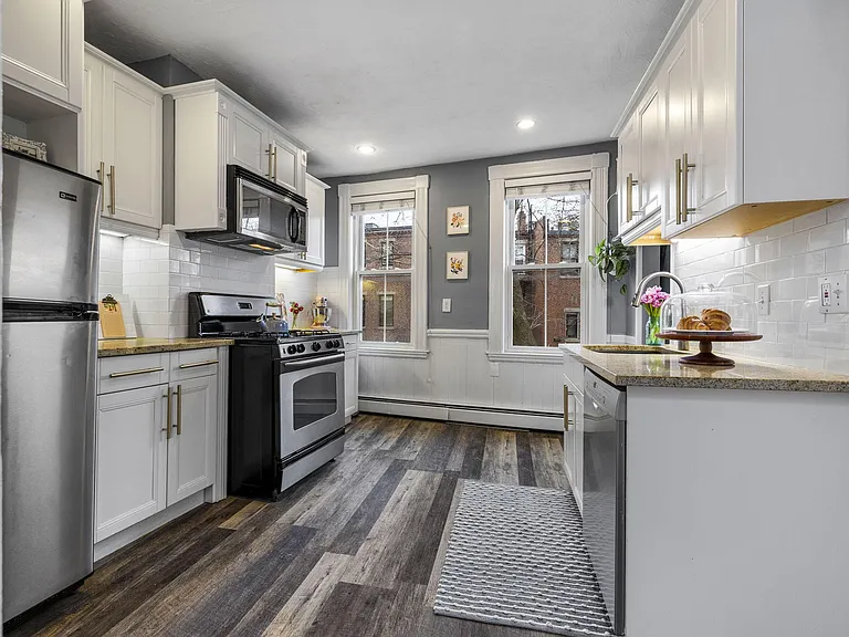 25 Pleasant St #3 — Photo 8