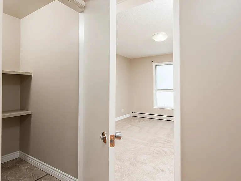 6 Gainsborough Ave — Photo 22