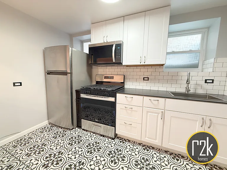23-72 24th St #1C — Photo 15