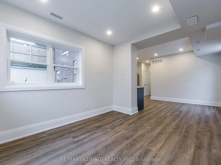 19 Fernwood Park Ave #MAIN — Photo 6