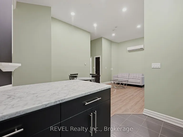 10 Queen St #2 — Photo 11