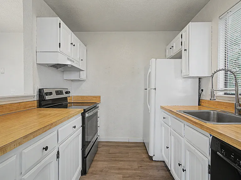 530 Mill Ave S #1 & 2 — Photo 42