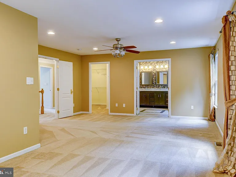 45 Lockwood Dr — Photo 35