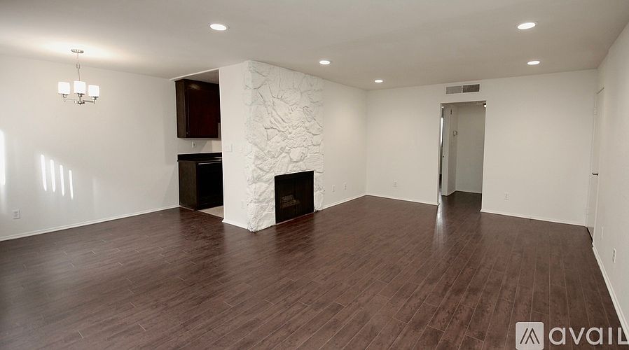 1st image of 11911 Dorothy St #109