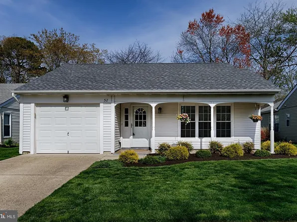 32 Cotherstone Dr, Southampton, NJ 08088