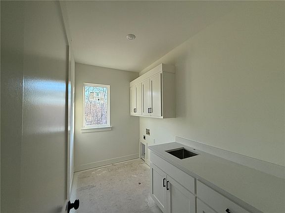 2nd image of 19 Canobie Ln
