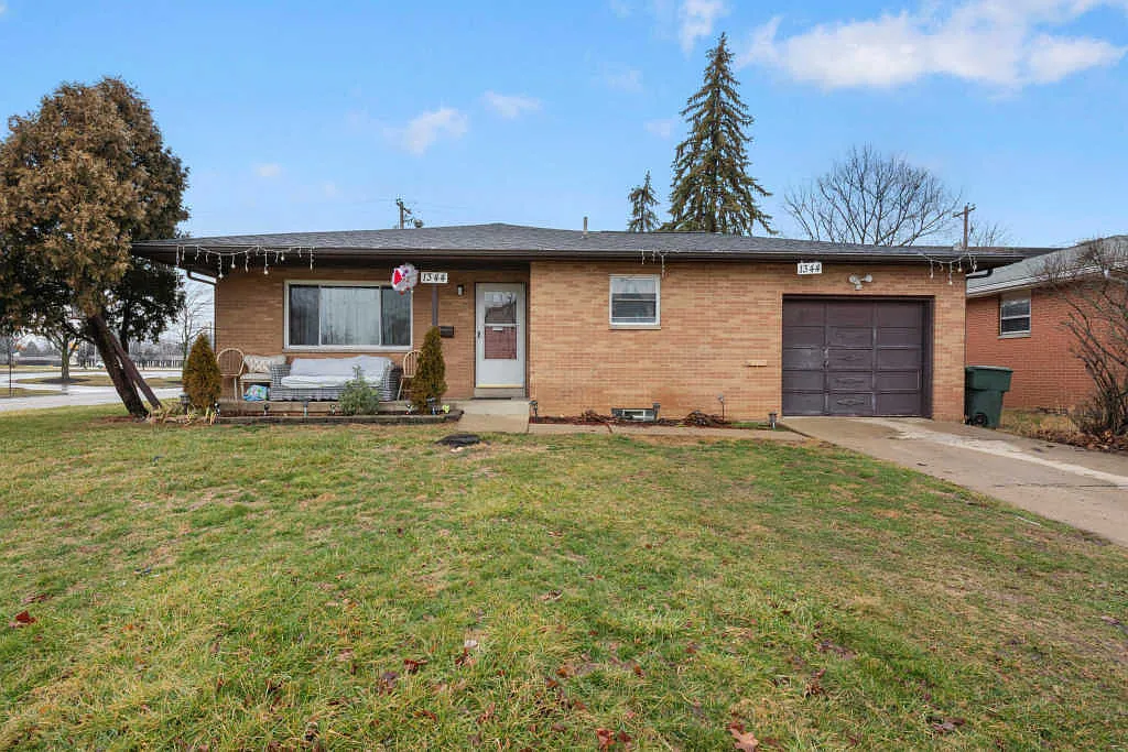 1344 Pegwood Dr photo 1