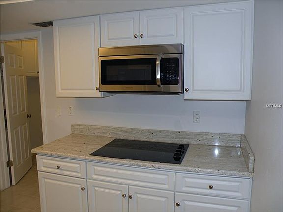 5th image of 22137 Rosewall Ct