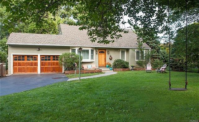 1st image of 10 Marianna Dr
