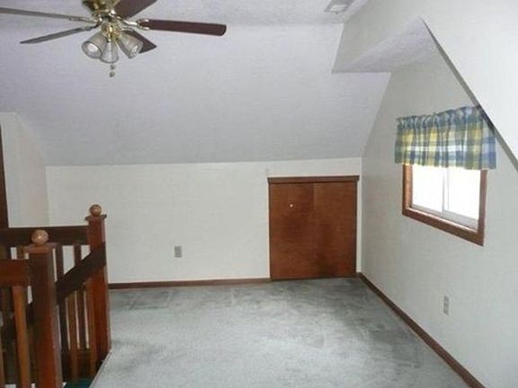 5th image of 556 Garfield Dr