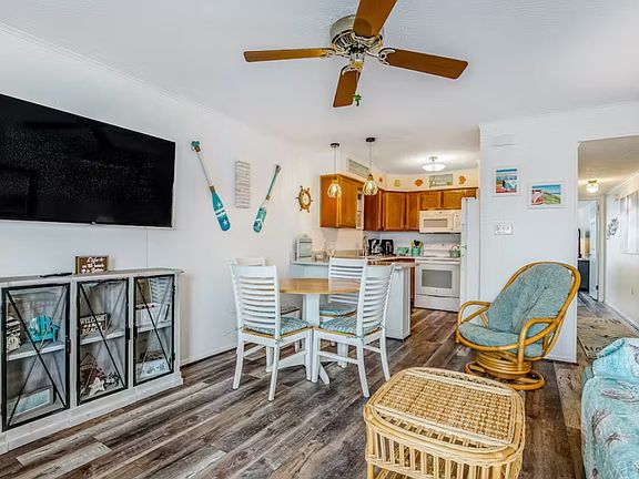 2nd image of 8 121st St Unit 304A