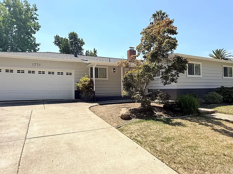 1771 Lynwood Dr — Photo 43
