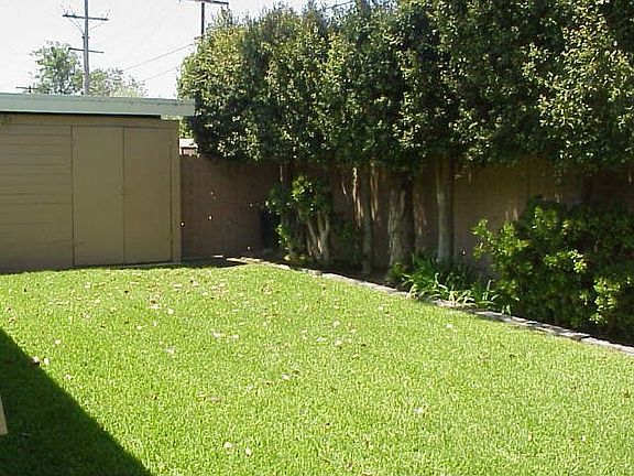 3rd image of 4634 Clairemont Dr