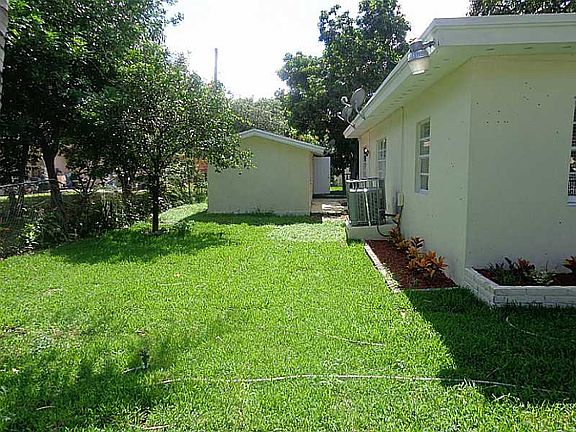 3rd image of 16324 NE 8th Ave