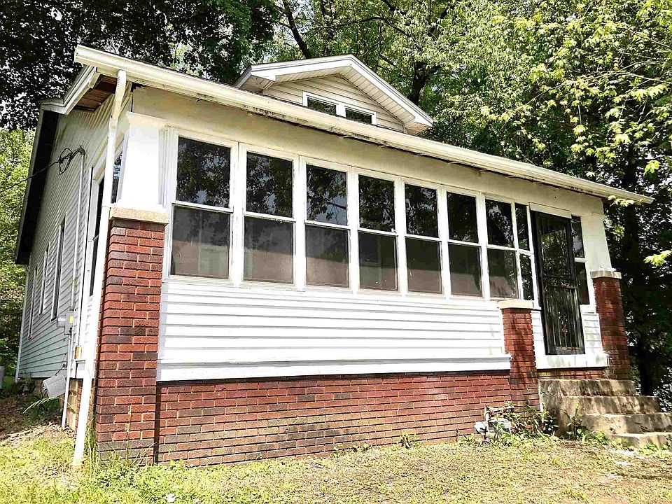 1st image of 414 N Barker Ave