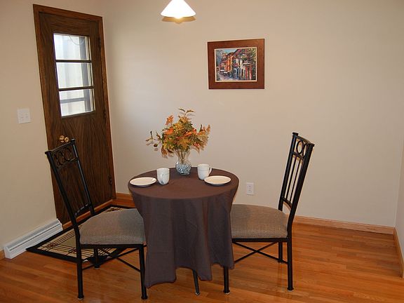 Dining area with Hardwood floors