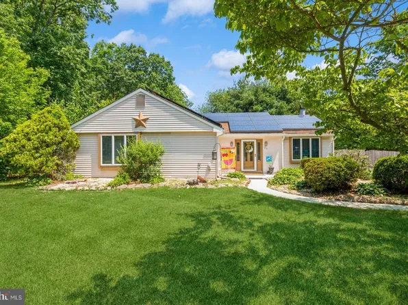 27 Deb Lynn Dr, Sicklerville, NJ 08081