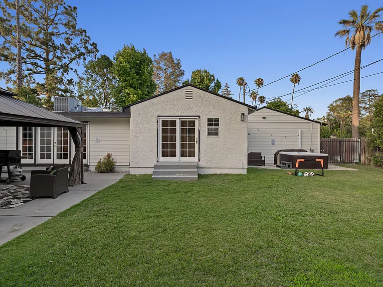 5835 Hillview Park Ave — Photo 59