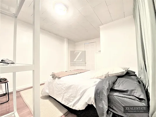 Rented by ZealEstate Group Inc | media 21