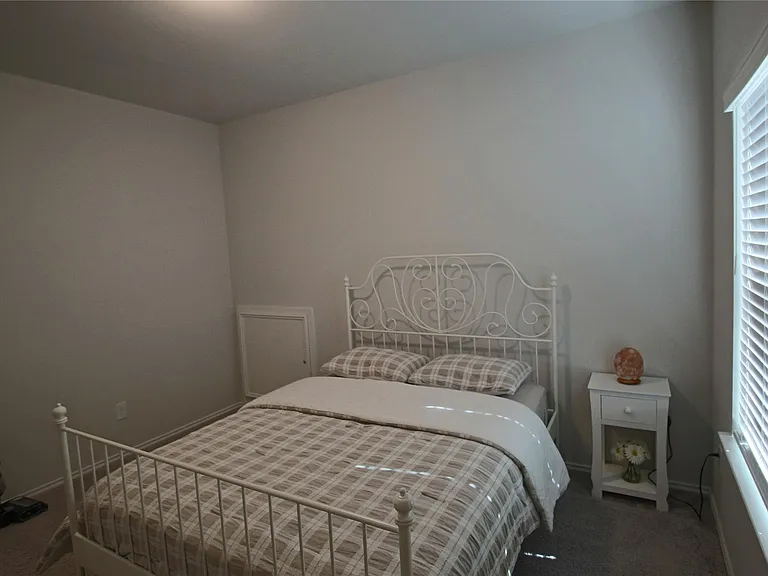 24727 Tanoureen Dr — Photo 38