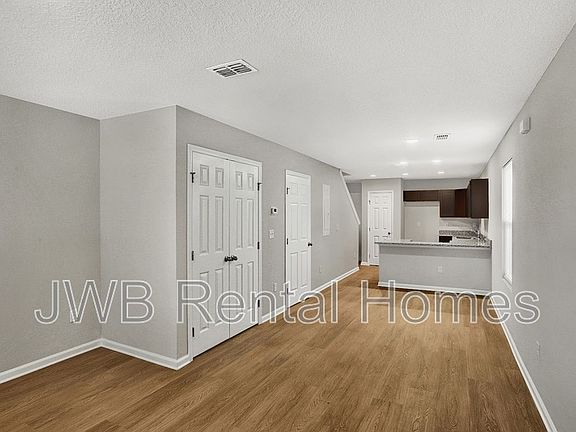 3rd image of 4116 Evergreen Ave