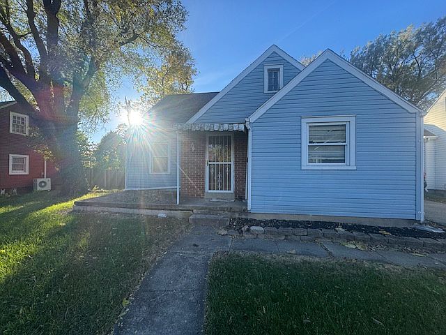 1st image of 2449 Fairport Ave