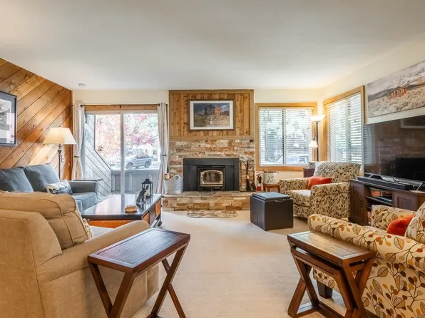 2 Arrowhead Dr #23, Mammoth Lakes, CA 93546