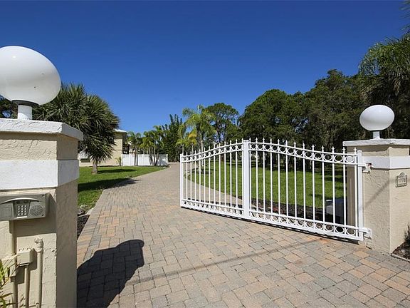 4th image of 1778 Bayshore Dr