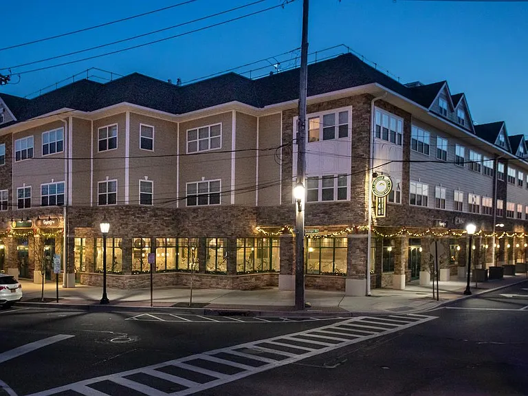Fairfield Metro At Farmingdale Village — Photo 7