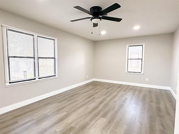 5th image of 4541 SW Atom Ave
