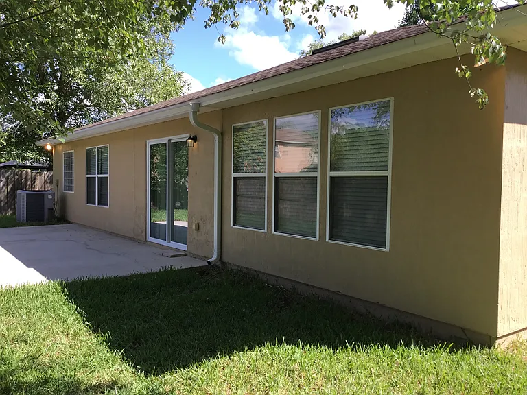 2320 Brian Lakes Dr E — Photo 21