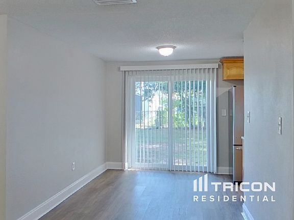 5th image of 1017 Jadewood Ave