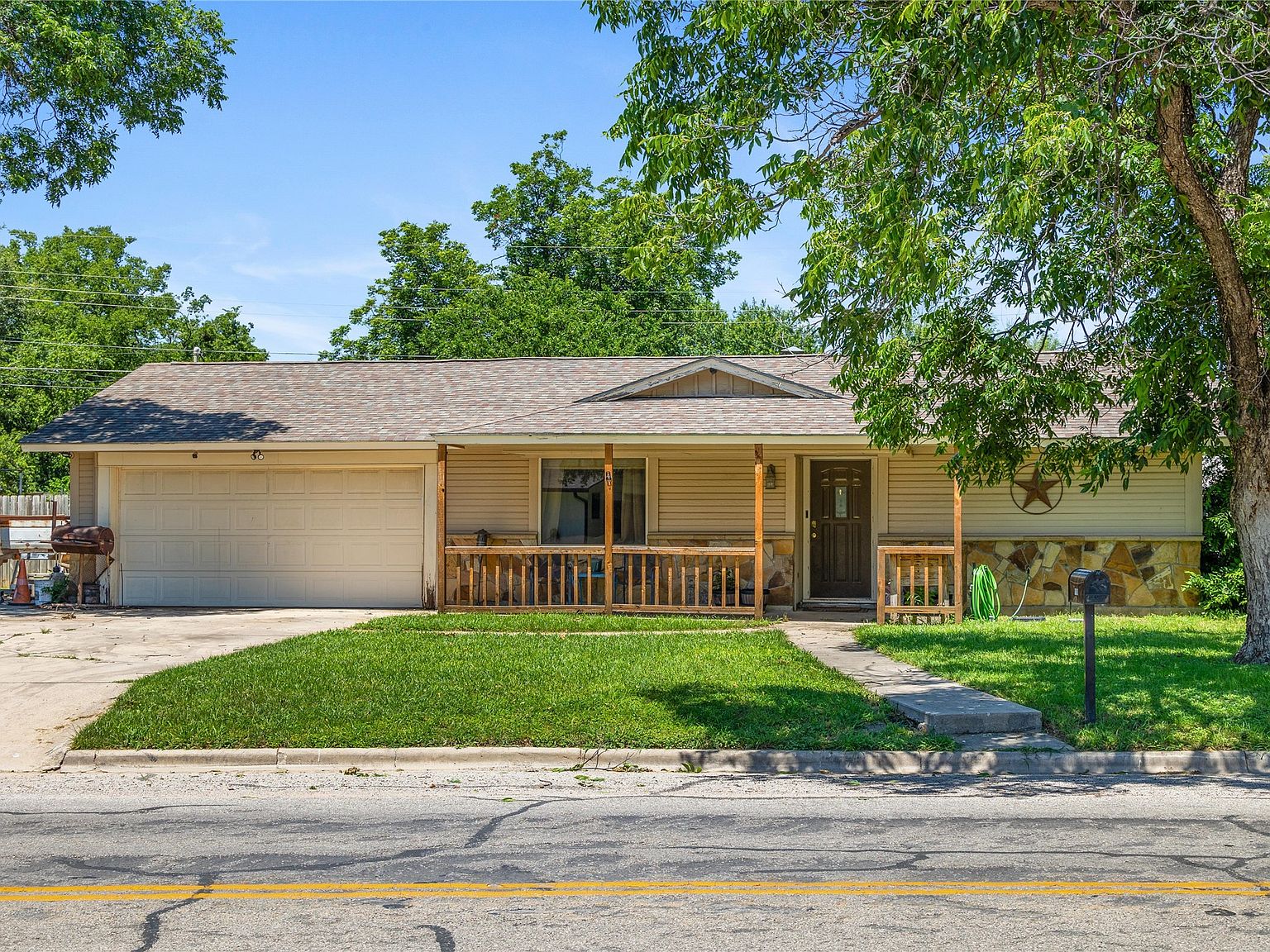 2102-14th-st-brownwood-tx-76801-mls-20642786-zillow