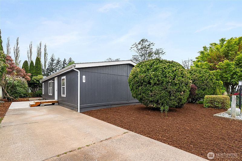 2nd image of 2350 Douglas Road #39