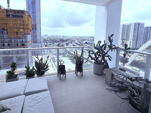 2nd image of 1040 Biscayne Blvd APT 1606