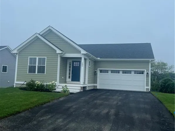 285 Freedom Trail Dr, Portsmouth, RI 02871