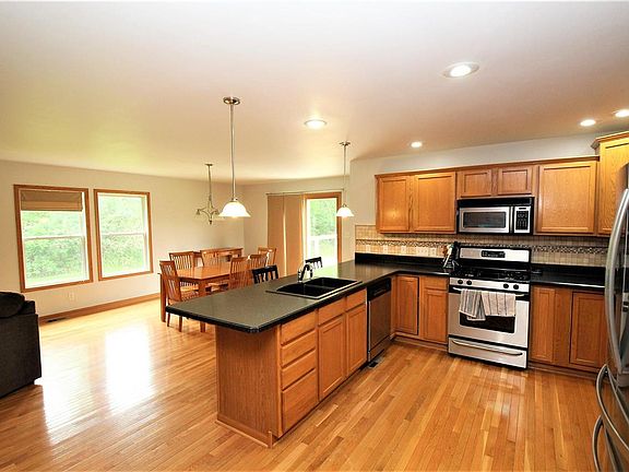 4th image of 286 Dancette Ct