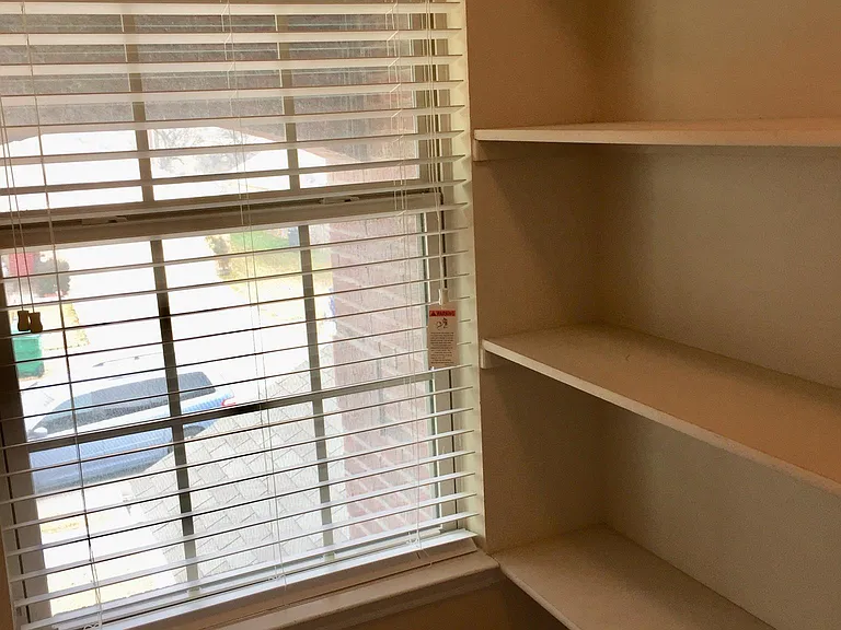 12300 Shine Ave — Photo 10