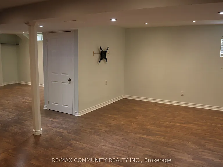 66 Coolspring Cres — Photo 25